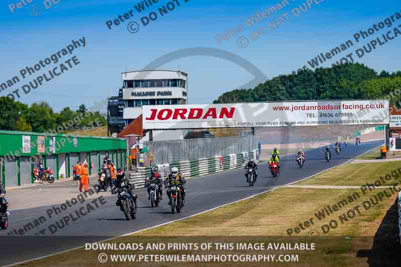 Vintage motorcycle club;eventdigitalimages;mallory park;mallory park trackday photographs;no limits trackdays;peter wileman photography;trackday digital images;trackday photos;vmcc festival 1000 bikes photographs